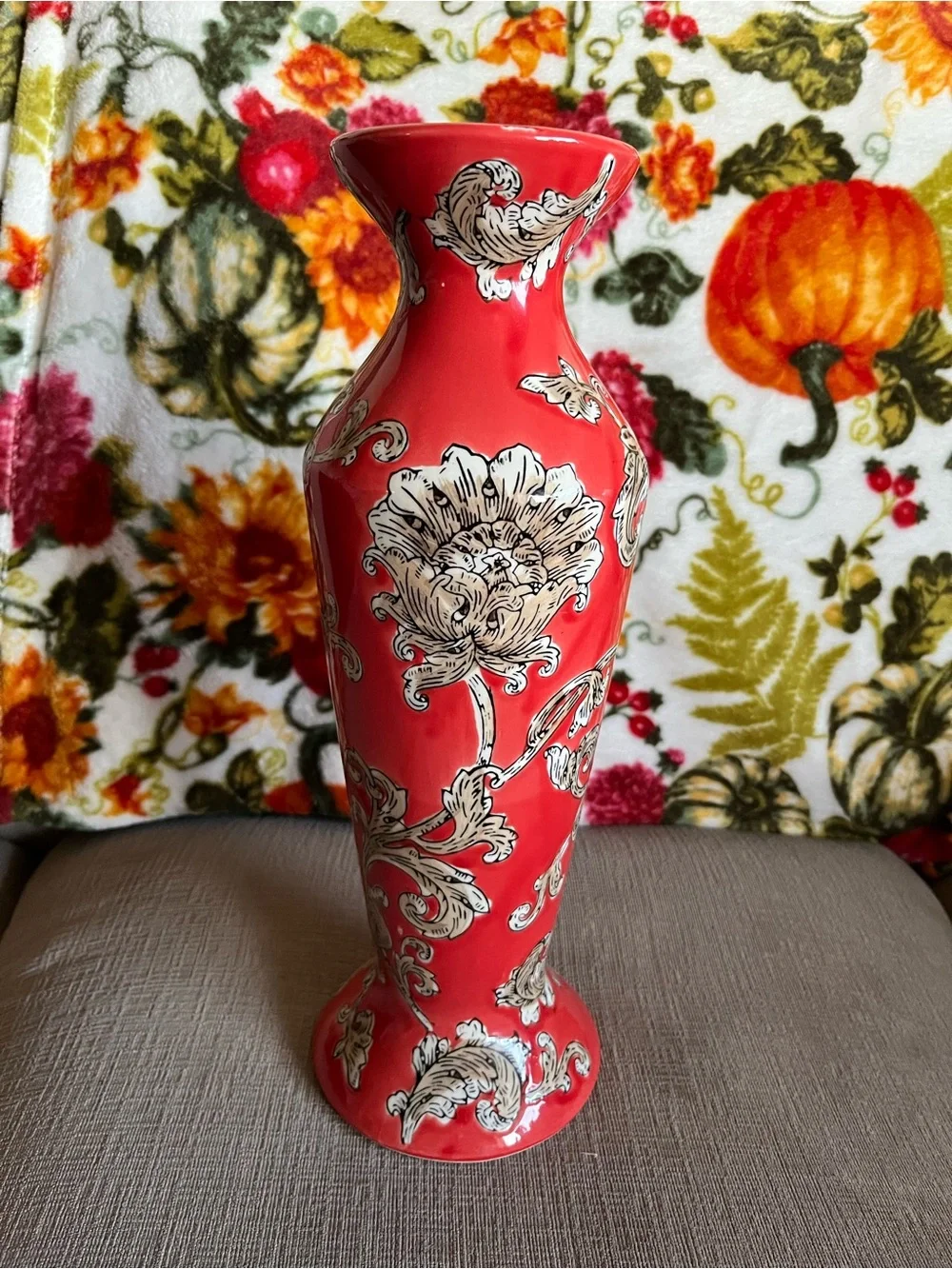 Red Decorative China Ceramic Vase Set - Elegant Scroll Motif